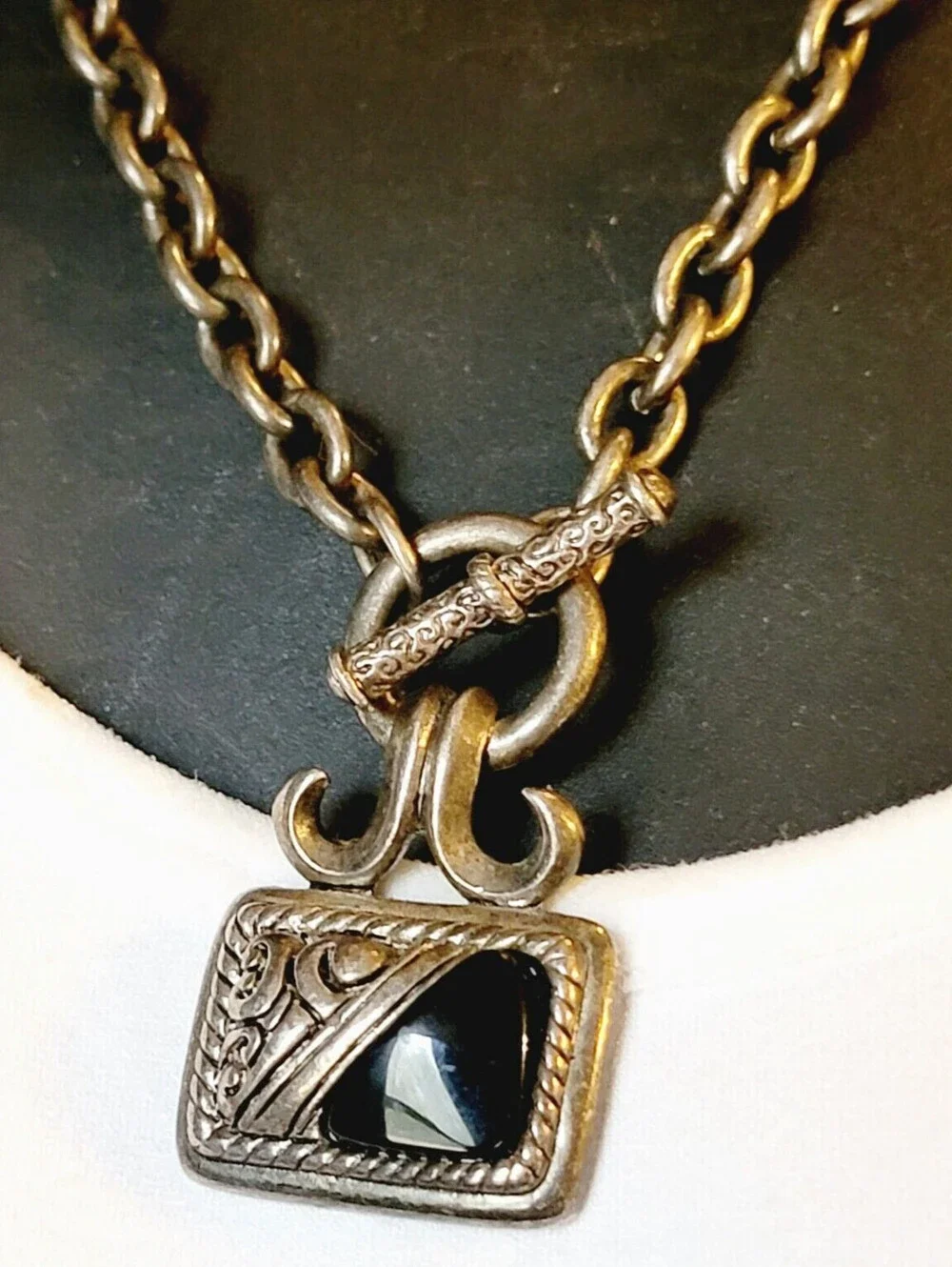 Premier Designs Pendant Necklace Black Silver, Ornate, Silver-tone Chain bk01-54